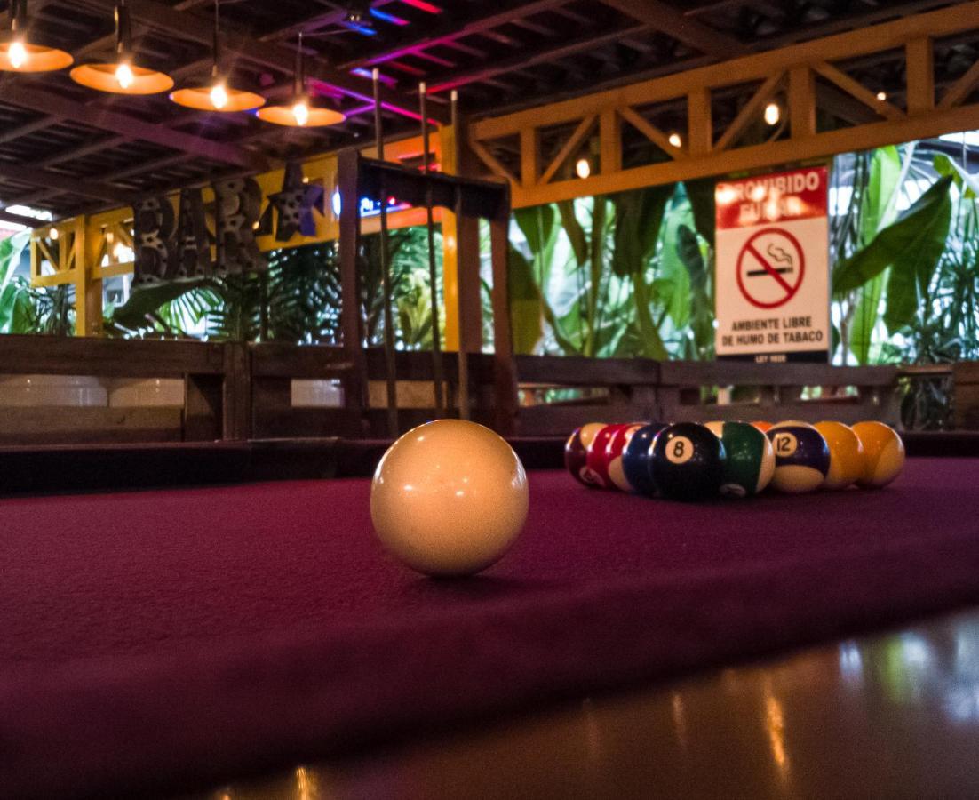 Arenal Backpackers Resort La Fortuna Eksteriør bilde Pool table