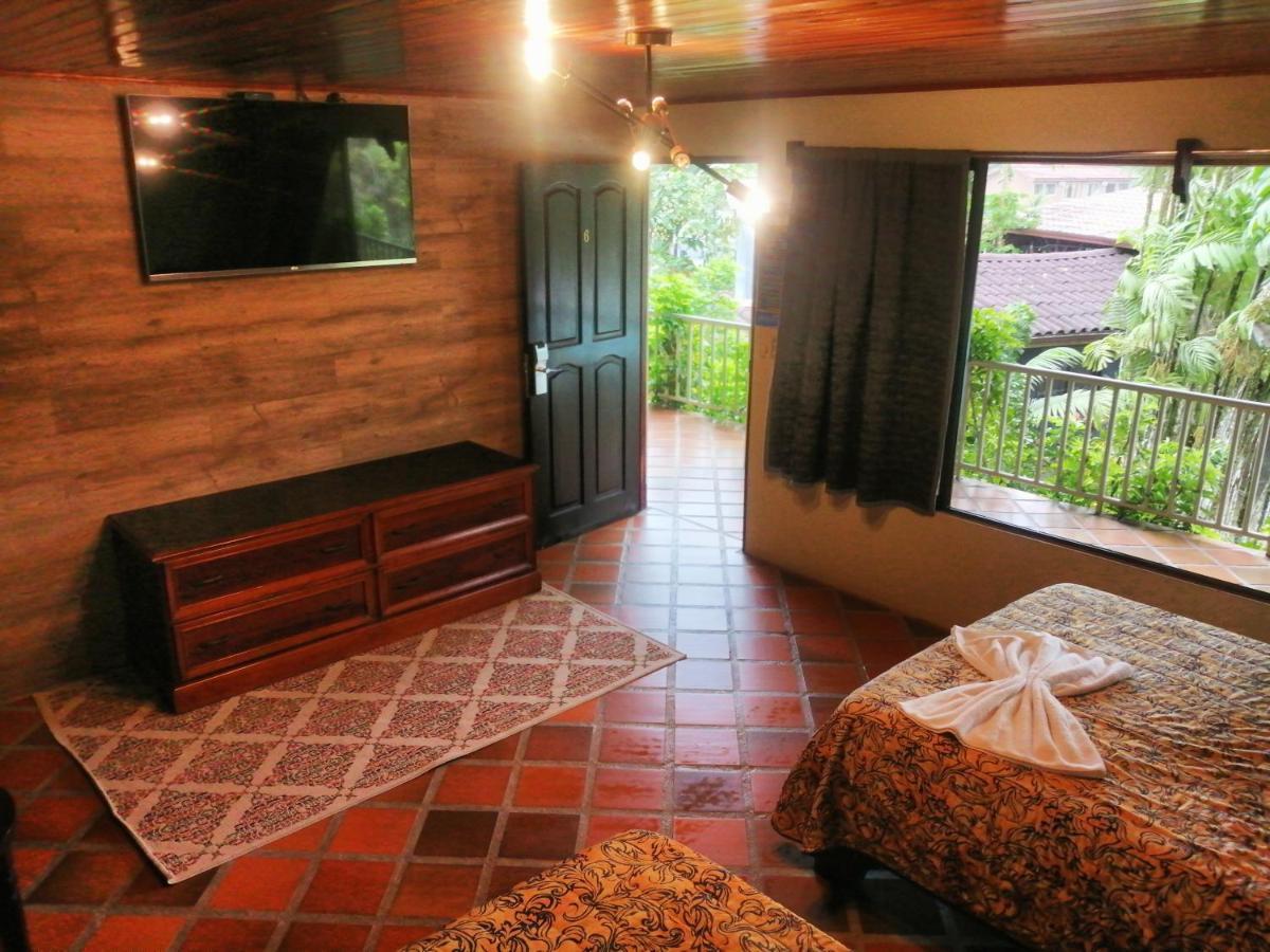Arenal Backpackers Resort La Fortuna Eksteriør bilde